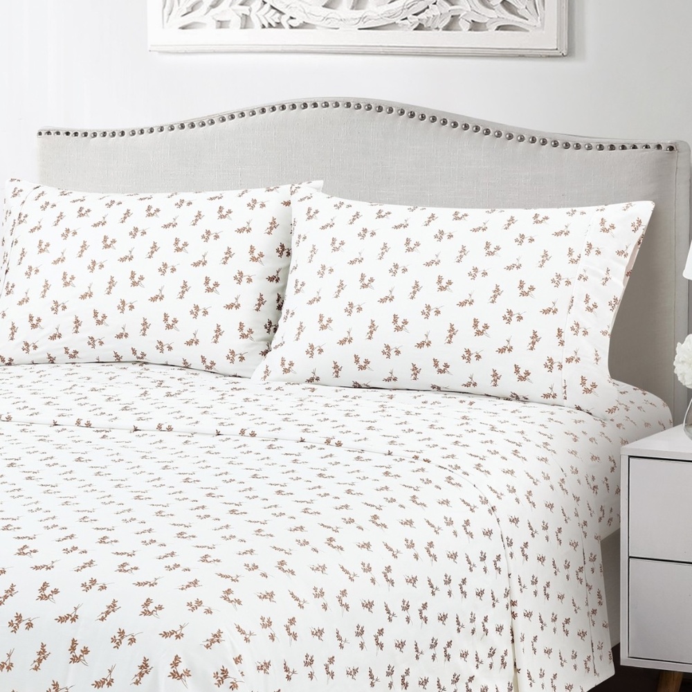 Fairfield Square Collection 300-Thread Count Metallic Cotton 4-Pc. Sheet Set, Ki